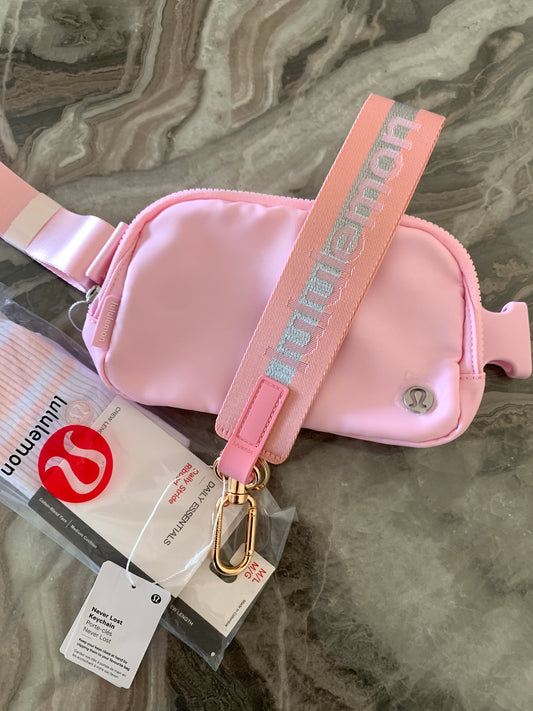 حقيبة حزام Lululemon Everywhere سعة 1 لتر، أورجانزا وردي