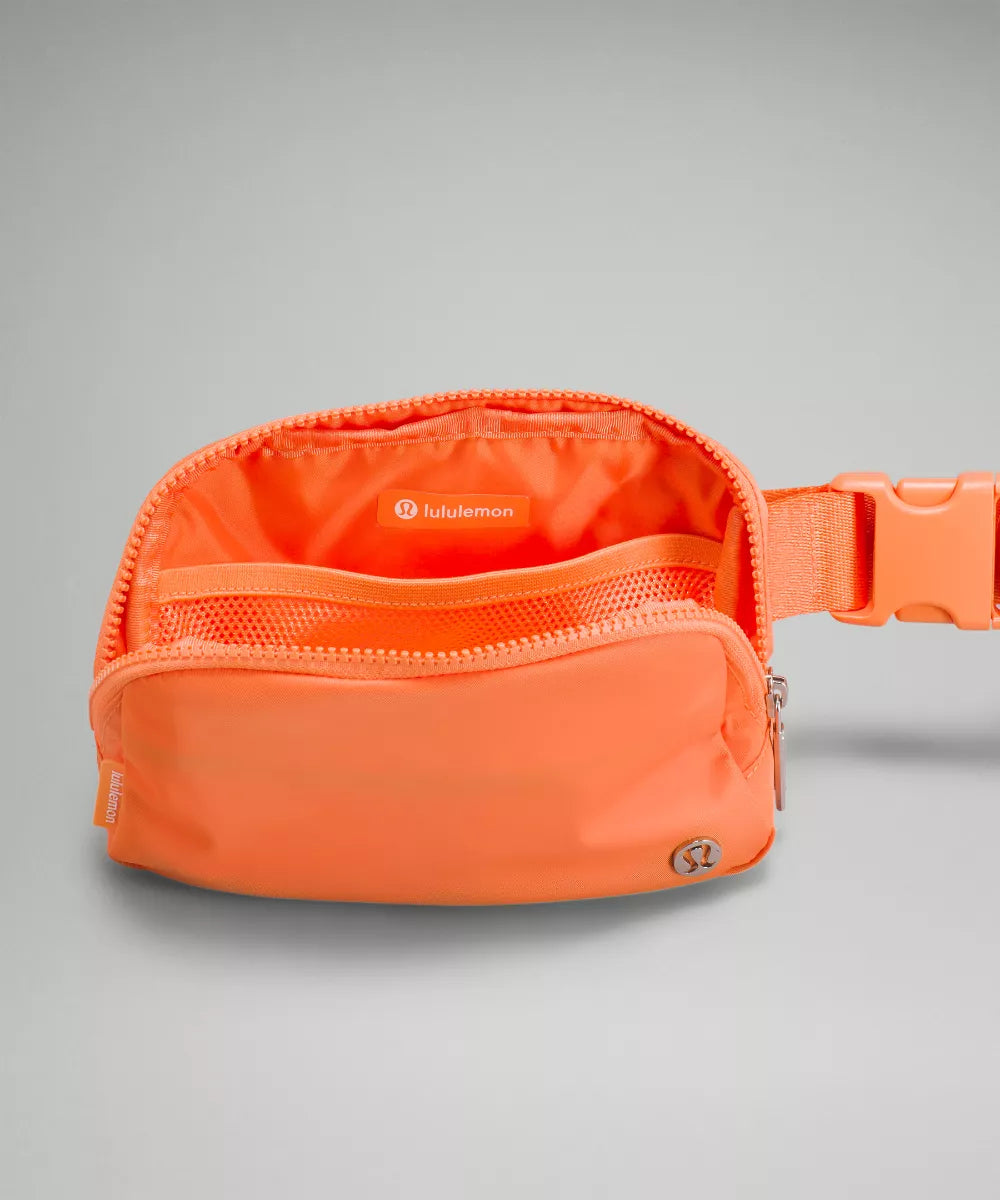Lululemon Everywhere Belt Bag 1L – Lemon Beirut Lululemon Everywhere Belt Bag 1L – Lemon Beirut